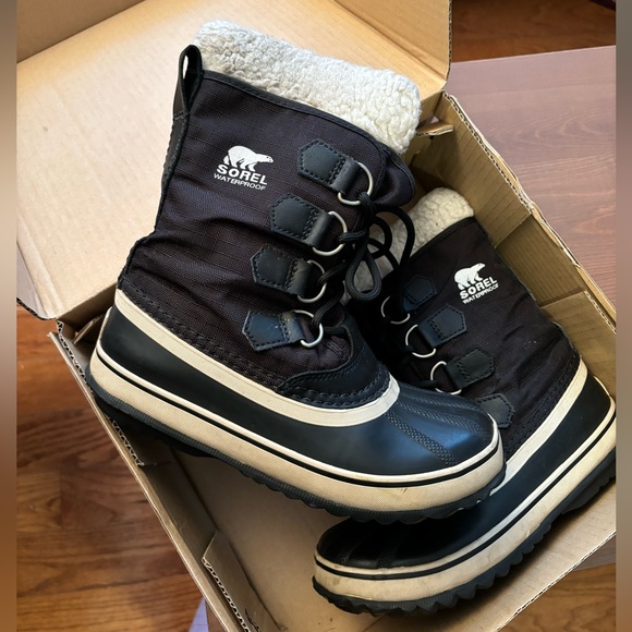 Sorel Women's Carnival Waterproof Winter Boot - Picture 3 of 5